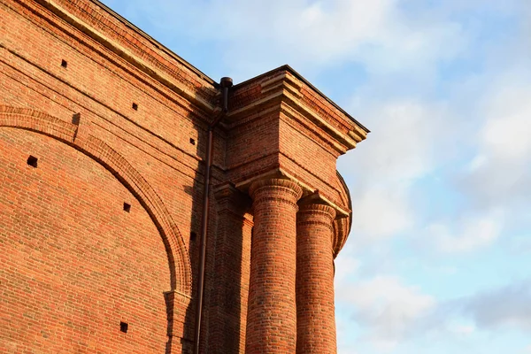 Eski New Holland adada inşa parçası.