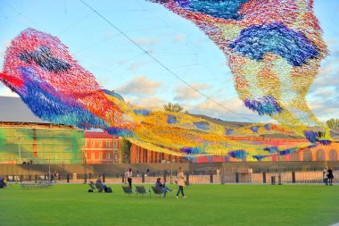 New Holland adasında eski binalar.