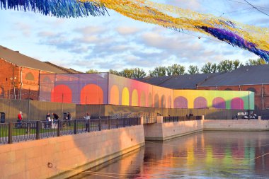 Ambarları ve gölet New Holland Adası.