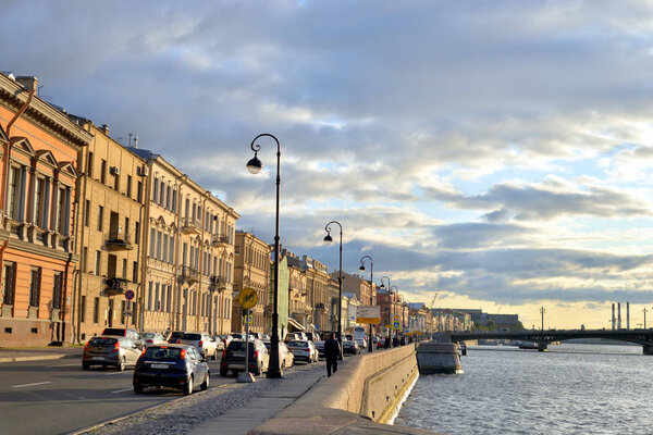 Английская набережная в Петербурге
.