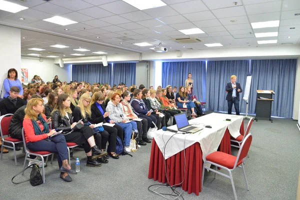 St.Petersburg sergi Yükseköğretim.