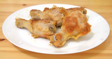 Kızarmış tavuk baget yakın çekim.