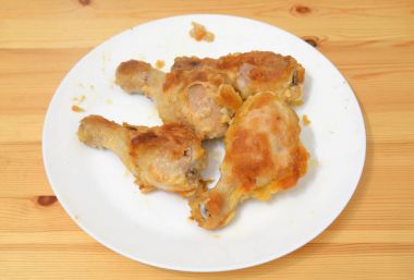 Kızarmış tavuk baget yakın çekim.