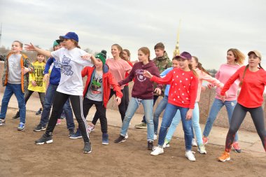 Çocuk grup dans.