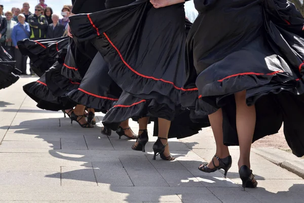 Flamenko dans kadın grubu.