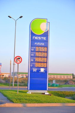 Araç şarj istasyonu Neste.
