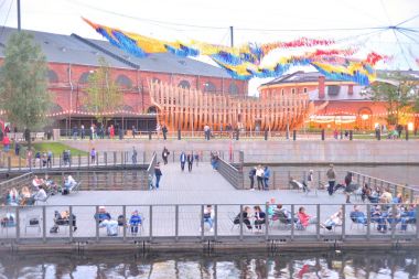 Ambarları ve gölet New Holland Adası.