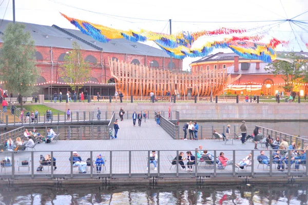 Ambarları ve gölet New Holland Adası.