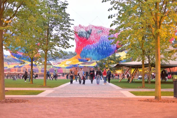 Restorasyon sonra yeni Holland Island.