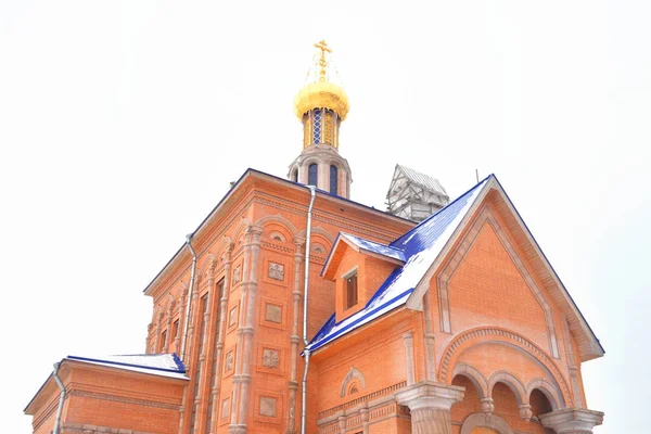 Kirche der Fürbitte heilige Jungfrau. — Stockfoto