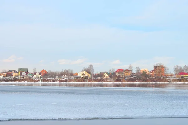 Άποψη του ποταμού Νέβα, στην μέρα του χειμώνα. — Φωτογραφία Αρχείου