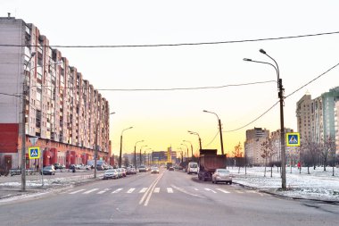 Microdistrict Ribatskoe gün batımında.