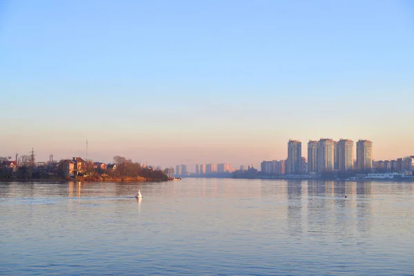 View of Neva river, St.Petersburg. — Stock Photo, Image