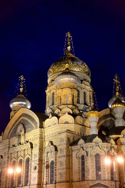 Eglise de l'Assomption de la Vierge Marie à Saint-Pétersbourg . — Photo