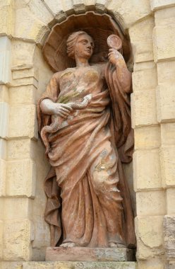 Prudence simgeleyen heykel.