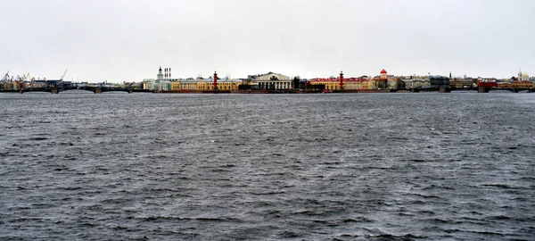View of Neva River and Spit of Vasilyevsky Island. — Stock Photo, Image