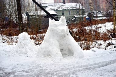 Köpek kar heykel.