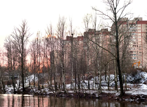 Näkymä Slavyanka-joelle . — kuvapankkivalokuva