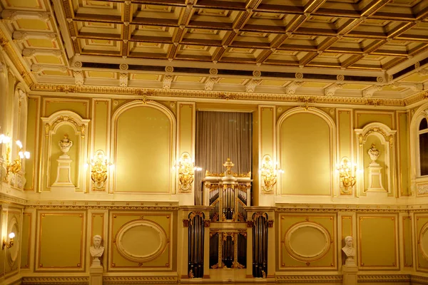 Interior of the main hall of the State Academic Chapel. — Stock Photo, Image