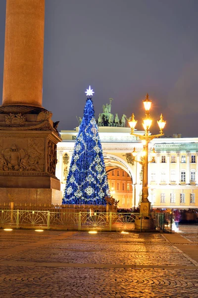 Palace Square in St.Petersburg. — Stockfoto