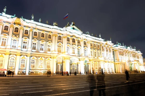 Hermitage na Palácové náměstí v Petrohradě. — Stock fotografie