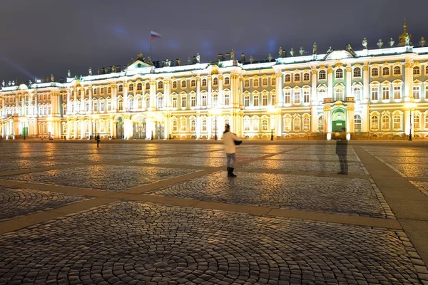 Эрмитаж на Дворцовой площади в Петербурге . — стоковое фото