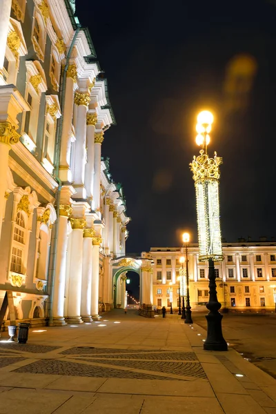 Hermitage na Praça do Palácio em São Petersburgo . — Fotografia de Stock