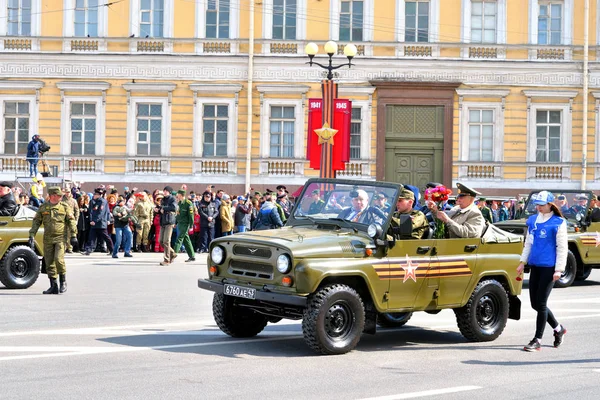 Victory parade in St.Petersburg. — Stock Photo, Image