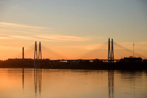 Hängbron på kvällen. — Stockfoto