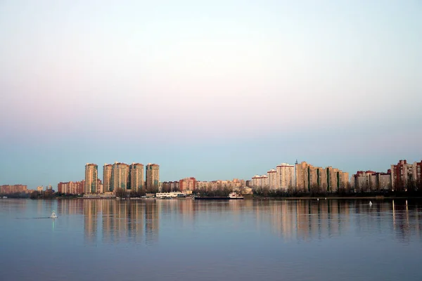Kilátás Neva folyóra, Szentpétervár. — Stock Fotó