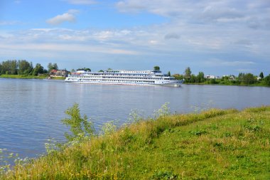 Nehir yolcu gemilerine Neva Nehri üzerinde.