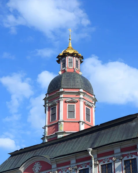 Alexander Nevsky Lavra duyuru Kilisesi. — Stok fotoğraf