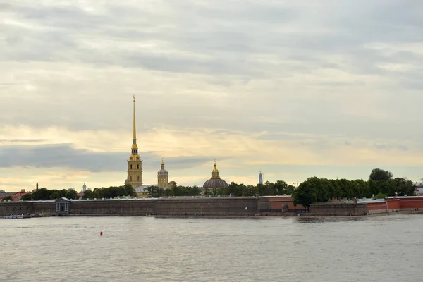 River Neva and Peter Paul Fortress. — Stock Photo, Image