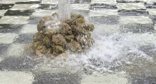 Water van een fontein. — Stockfoto