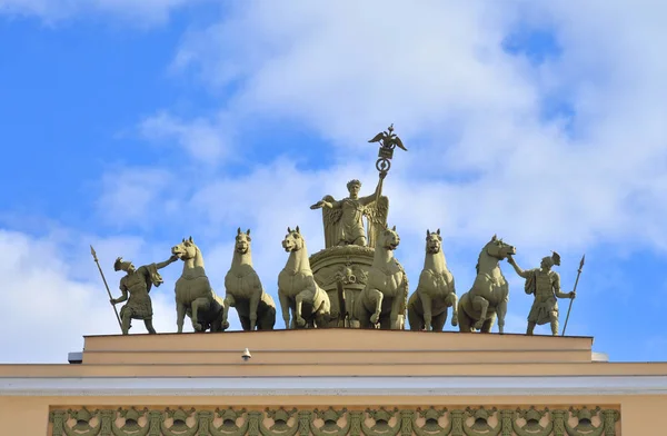 A carruagem triunfal no Arco do Estado-Maior . — Fotografia de Stock