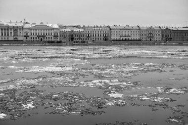 İngiliz seti ve Neva nehri..