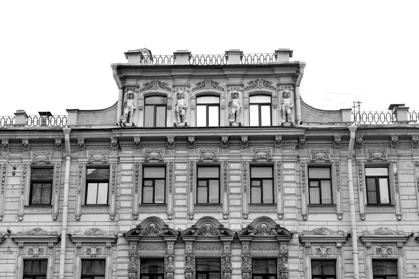 Fragmento del antiguo edificio en el centro histórico de San Petersburgo . — Foto de Stock