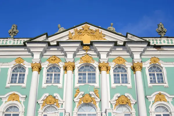 Pohled na Zimní palác muzeum Ermitáž. — Stock fotografie