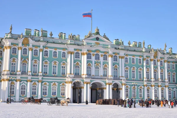 Вид на Зимний дворец Эрмитажа . — стоковое фото