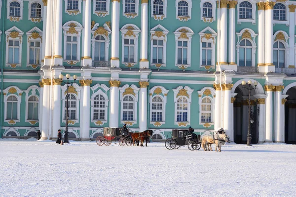 Вид на Зимний дворец Эрмитажа . — стоковое фото