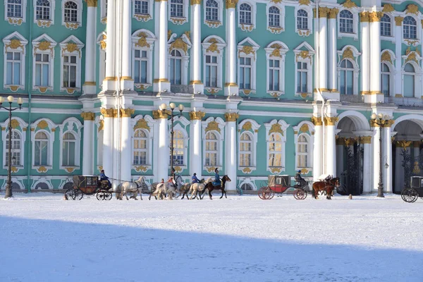 Weergave van het Winterpaleis of Hermitage Museum. — Stockfoto