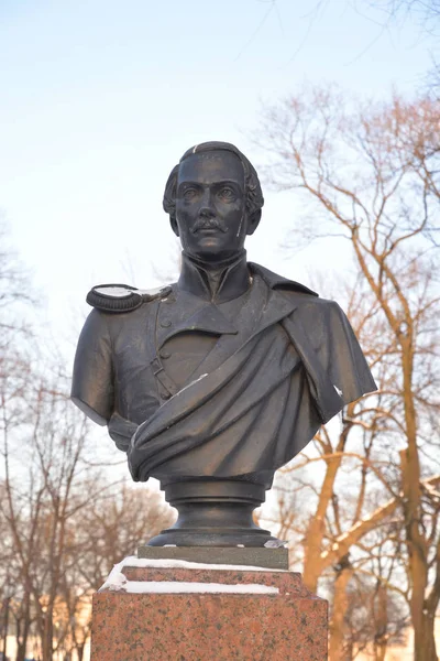 Yazar Lermontov 'un Anıtı. — Stok fotoğraf