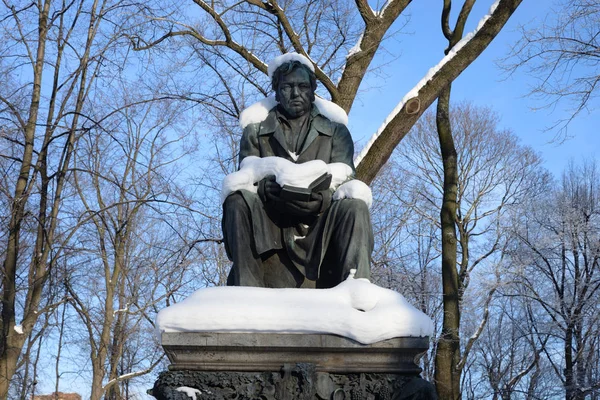 Monument voor Ivan Krylov. — Stockfoto