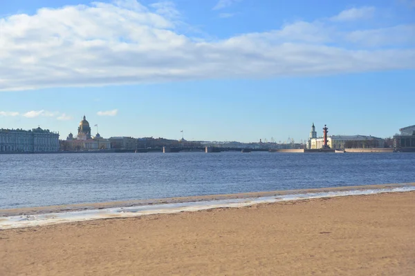 Rio Neva Ponte Palácio Centro São Petersburgo Dia Ensolarado Primavera — Fotografia de Stock