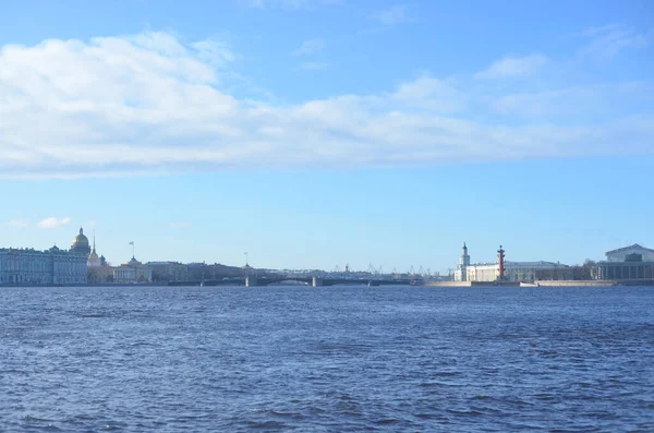 Neva Nehri Palace Köprüsü Güneşli Bahar Gününde Petersburg Merkezinde Rusya — Stok fotoğraf