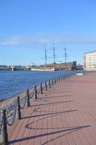 Embankment Del Fiume Neva Nel Centro San Pietroburgo — Foto Stock