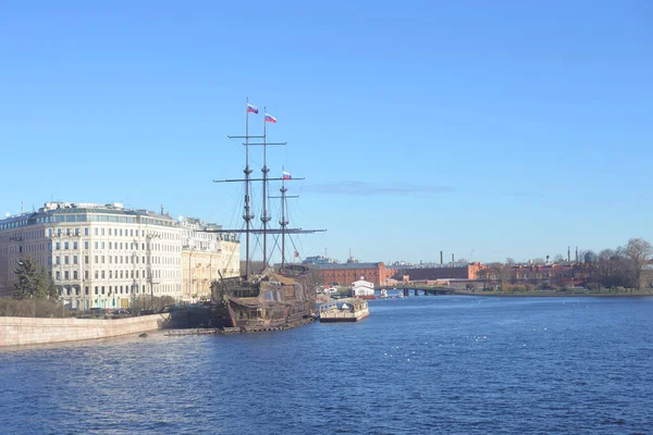 Bankering Floden Neva Centrala Petersburg Solig Vårdag Ryssland — Stockfoto