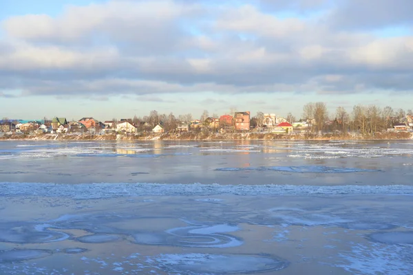 Вид Річку Неву Сонячний Зимовий День Околиці Санкт Петербурга Росія — стокове фото