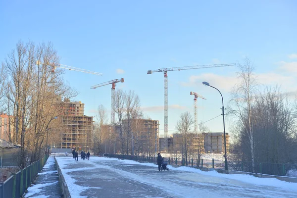 Rybatsky Híd Slavyanka Folyó Felett Szentpétervár Külvárosában Télen Oroszországban — Stock Fotó