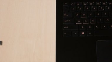 Flash sürücüsünde tıkalı